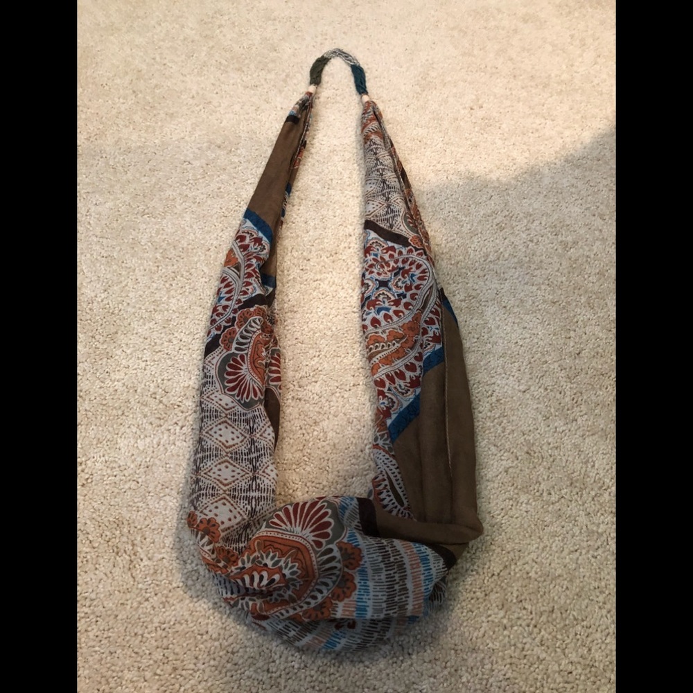 1 NWOT Beautiful, Classy Scarf
